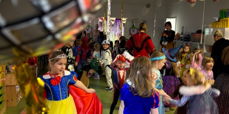 🎭 Karnawałowa zabawa w naszym przedszkolu! 🎶💃🕺