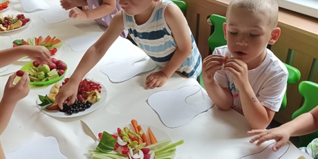 „Zdrowe zęby mamy marchewkę zajadamy”